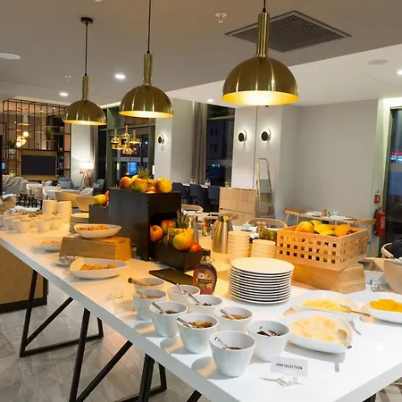 Courtyard By Marriott