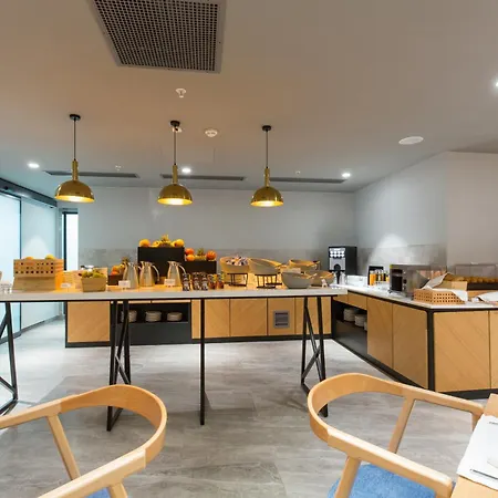 Courtyard By Marriott מלון 4*