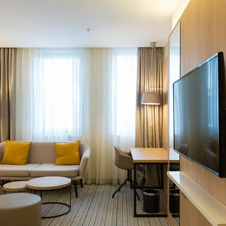 מלון Courtyard By Marriott