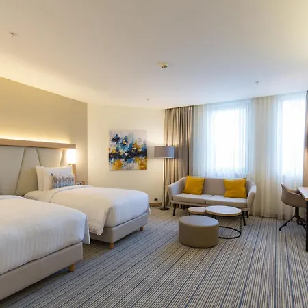 酒店 Courtyard By Marriott 4*