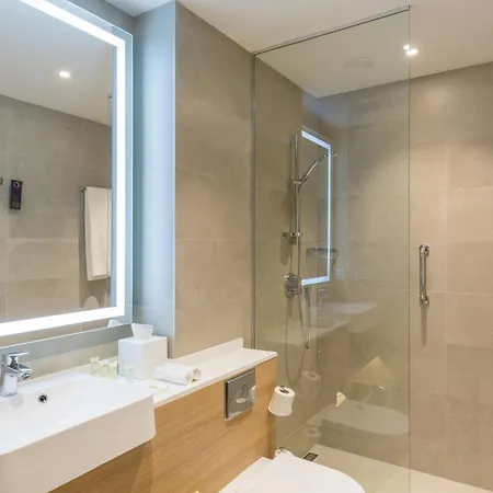 Courtyard By Marriott 4* באניה לוקה