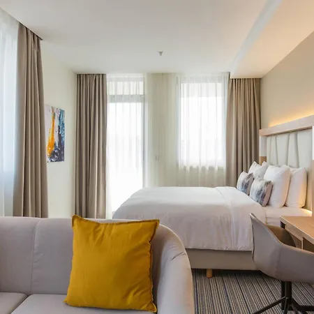 מלון Courtyard By Marriott