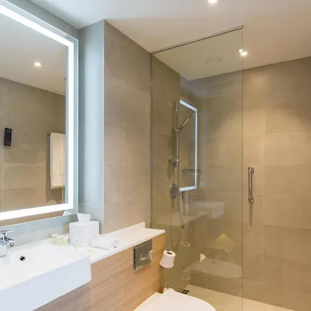 Courtyard By Marriott 4* באניה לוקה