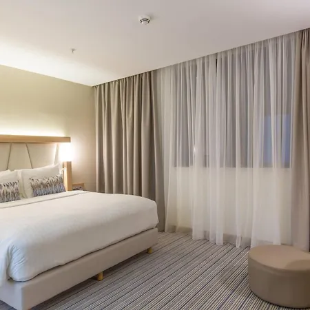 Courtyard By Marriott מלון באניה לוקה