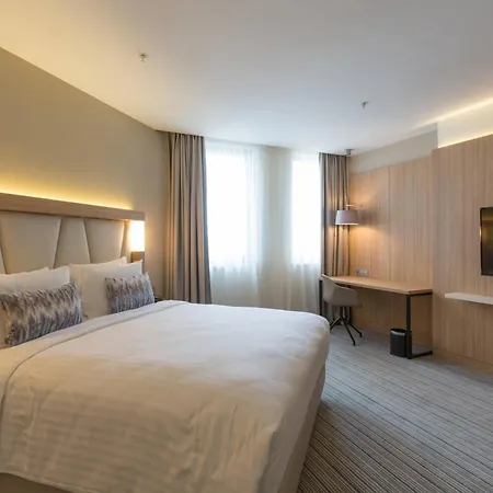 Courtyard By Marriott 4* באניה לוקה