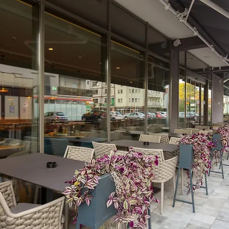 Courtyard By Marriott