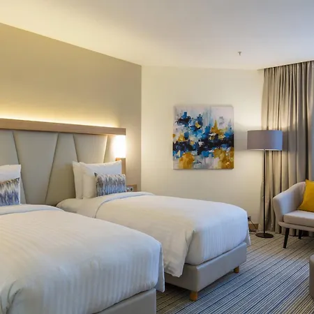 מלון Courtyard By Marriott 4*