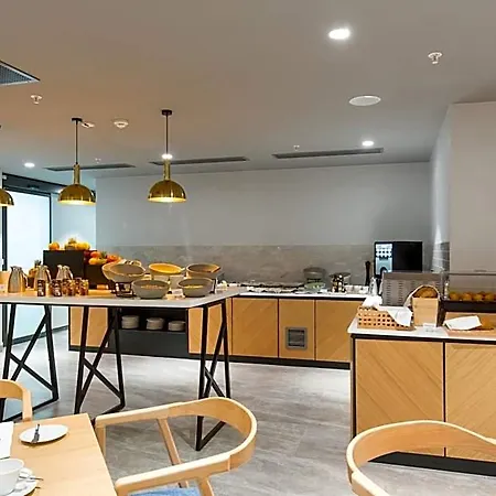 Courtyard By Marriott
