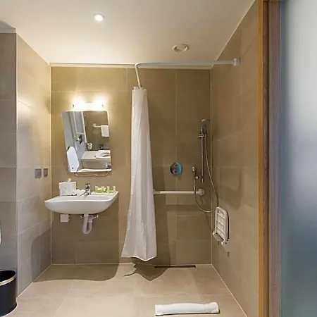 Courtyard By Marriott 4* באניה לוקה