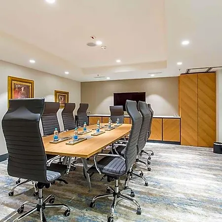 Courtyard By Marriott מלון 4*