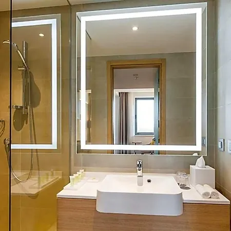 Courtyard By Marriott מלון 4*