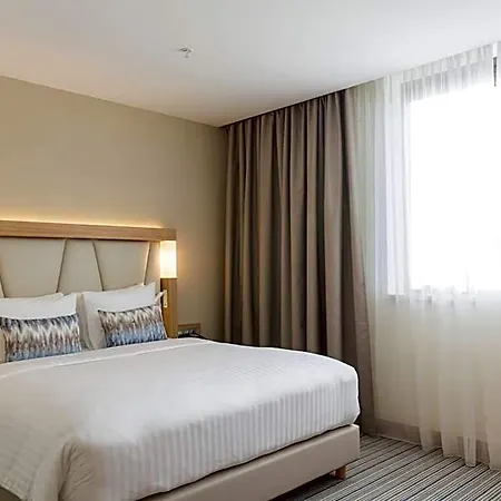Courtyard By Marriott 4*