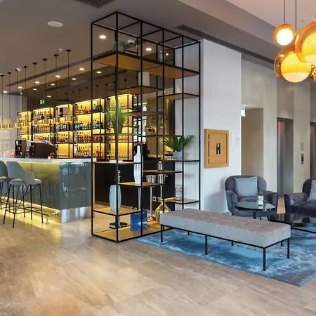 Courtyard By Marriott 4* באניה לוקה
