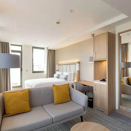 Courtyard By Marriott 4* באניה לוקה