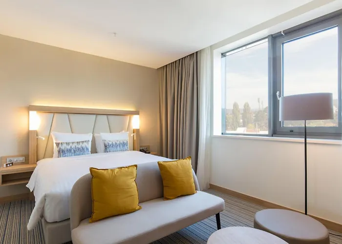 Courtyard By Marriott Hotel